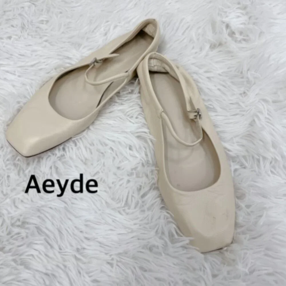 Aeyde 'Uma' Off-White Cream Leather Ballet Flats - Picture 3 of 10